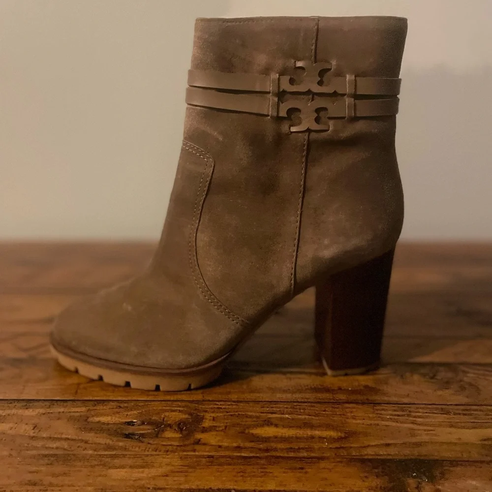 Tory burch Leigh 90mm Lug Sole Bootie - Picture 6 of 10